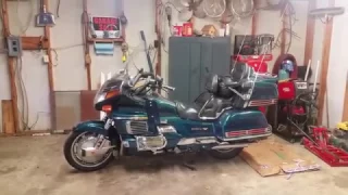 How to remove a saddle bag on a GL1500