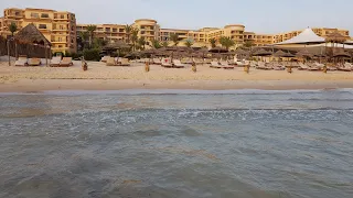 Пляж Movenpick Resort & Marine Spa 5* сентябрь 2018 7 часов утра