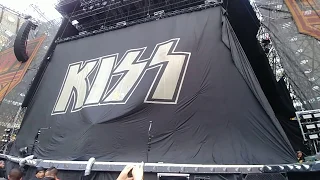 KISS in Kyiv, 16.06.2019 - Rock and Roll (Led Zeppelin song) + Detroit Rock City
