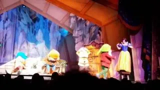 Snow White and seven dwarfs in Sin