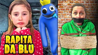 BLU DEI RAINBOW FRIENDS ENTRA NELLA NOSTRA NUOVA CASA E RAPISCE MAMMA CINZIA NELLA VITA REALE!