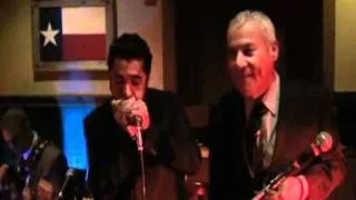 Tip of the Top Blues Band Harp Duel (Aki Kumar vs Andy Santana!) - Hip Shake