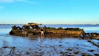 We Found The Abandoned Hidden Shipwrecks Of Hull Left For Decades -  Abandoned Places UK