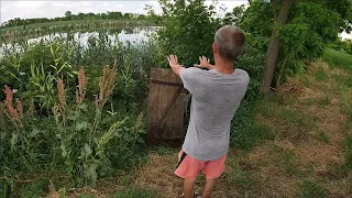 Никогда не покупайте дом у реки