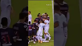 PSG VS MARSEILLE Players fighting