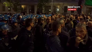 LIVE Ramelli, la commemorazione: al via il corteo non autorizzato, incidenti con la polizia