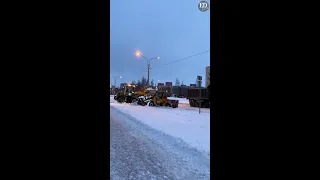 Как надо убирать снег – слаженная работа снегоуборочной техники в Санкт-Петербурге