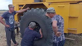 К 700 прокол колеса в поле. Разбортировать колесо на К 700 оказывается не сложно