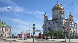 Авиапарад над Москвой в День Победы. 9 мая 2018 года.