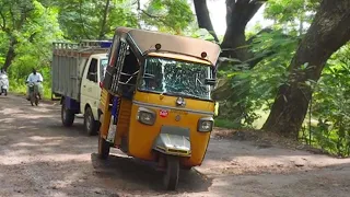 Yellow Auto videos | Autorickshaw 3 wheelers and  Bike 2 wheeler are going in pothole bad roads