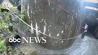 Fire chief rescues 6 teens from flash flood