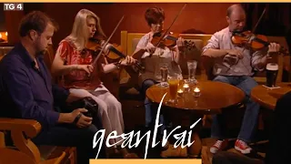 Mícheál Ó Raghallaigh & Muintir Uí Raghallaigh | Bradán Feasa, Ráth Chairn |Geantraí 2011 | TG4