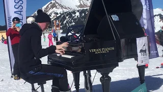 Carl Le Pianiste - Improvisation 1 - Châtel - Piano Public - Ski Station