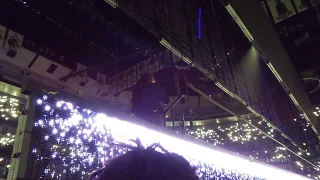 Bono falls down stairs - U2 in Chicago