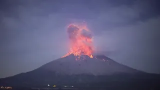 Взрыв вулкана Сакурадзима (Видео извержения вулкана Сакурадзима Sakurajima 12.11.2019)