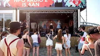 O'G3NE - 'Take The Money And Run' live @ Vierdaagsefeesten 2016 | NPO Radio 2