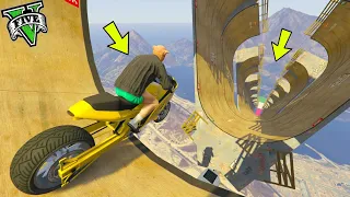 GTA 5 ONLINE 🐷 MEGA RAMPA CON MOTO 7000% IMPOSSIBILE !!! 🐷 DAJE !!