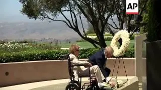 Nancy Reagan has visited the California grave of her husband, President Ronald Reagan, on the tenth