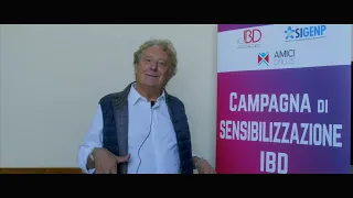 Enzo Iacchetti durante la presentazione dello spot per la Campagna di awarness sulle IBD 2023