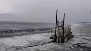 2011 Japan Tsunami - Chikyu Boat, Hachinohe Port. (Full Footage)