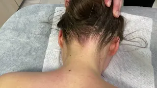 Масаж шиї. Neck massage.