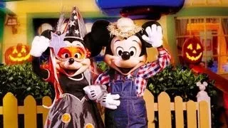Mickey's Boo-To-You Halloween Parade at Walt Disney World (in HD)