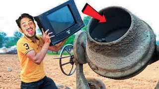 Television VS Cement Mixing Machine | सीमेंट मिलाने वाली मशीन में TV डाल दे तो क्या होगा? @CrazyXYZ