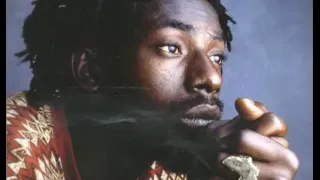 Buju Banton Feat. Garnett Silk - Complaint