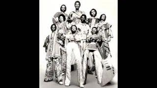 Earth Wind & Fire - After the Love Has Gone (Live In Velfarre 1995)