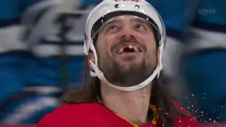 Chris Tanev scores 1st goal as a Flame from his own blue line