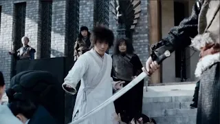 Xu Zhu unexpectedly became the leader of the Gang after rescuing a girl from the hands of the enemy