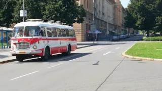 DPO:Odjezd Historického Autobusu Škoda 206 RTO CAR Erťák ze Zastávky Poruba, Alšovo náměstí