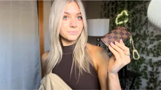 ASMR| What's In My Bag (Close Whisper)👜