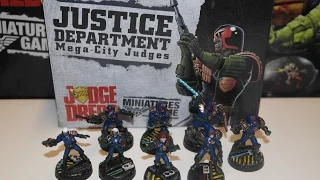 Unboxing Judge Dredd Starter set Part 4 Justice Department box