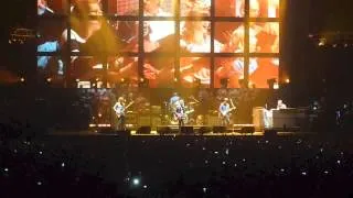 Noel Gallagher's High Flying Birds Everybody's on the Run Live 2012