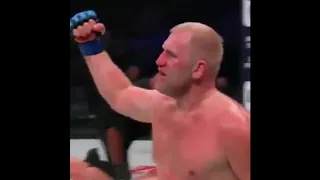 Харитонов отправил в нокаут американца Митриона на Bellator 225