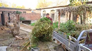 Two young fathers renovated the old house left by their mother~ Cleaning out a dilapidated room