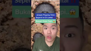 Jangan pegang oreo seperti ini di lantai ‼️ Ini bukan oreo tapi..⚠️😱 #Shorts #YouTubeShorts