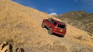 4Runner Climbs SUPER Steep Razor Trail