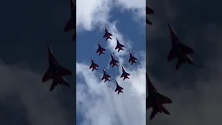 АГВП "Стрижи" Бочка в исполнении 9 истребителей МиГ 29  на Авиасалоне МАКС 2021