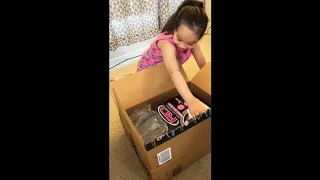 Nichaela unboxing her 1st rollerblade year 2020