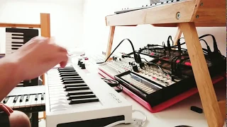 Korg Volca Sample/Keys/Bass/FM, and a Korg Poly800. Acid Techno Synthjam. KINETIC.