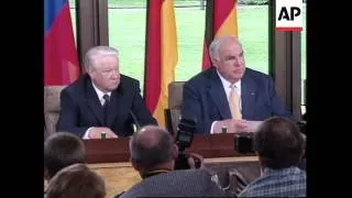 GERMANY: BONN: YELTSIN AND KOHL OVER RUSSIAN ECONOMIC TURMOIL