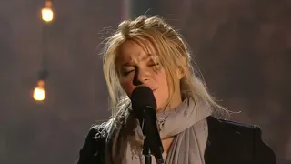 Shakira - I'll Stand By You (Hope For Haiti) [HD]