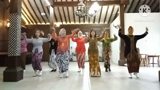 Wanita Hebat Line Dance/Choreo Yusrianci Edy(INA)/Demo:Astuti Berlian & Sanggar Delphy LD