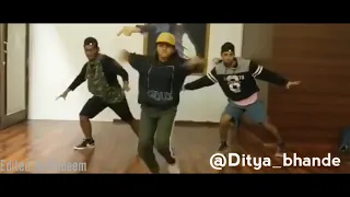 Ditya_Bhande practice on background with hiphop masters just like and subscribe.....