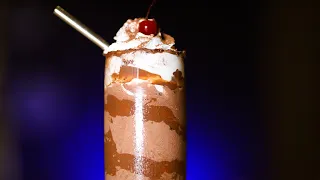 Milkshake de chocolate caseiro e cremoso: como fazer receita simples