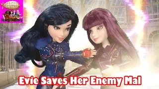 Evie Saves Her Enemy Mal - Part 31 - Descendants Star Darlings Disney