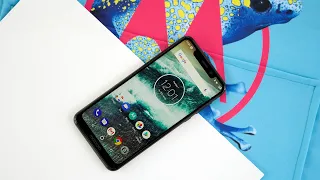 Обзор Motorola One