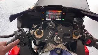 This is how to change and personalize Aprilia Performance Ride Control (a-PRC) on 2021 Aprilia RSV4